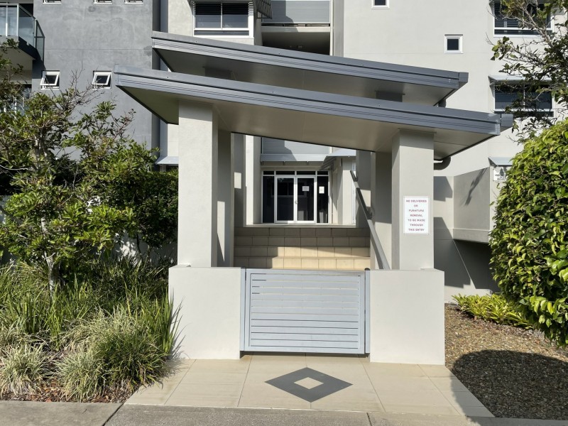 1/2 The Promenade, Boyne Island QLD 4680