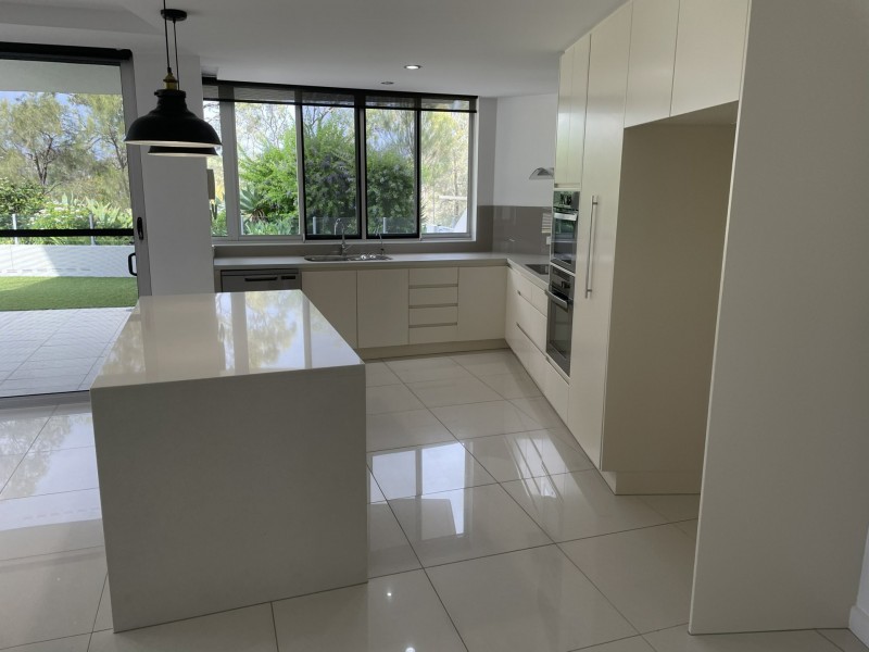 1/2 The Promenade, Boyne Island QLD 4680