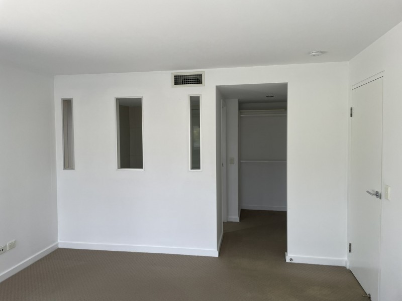 1/2 The Promenade, Boyne Island QLD 4680