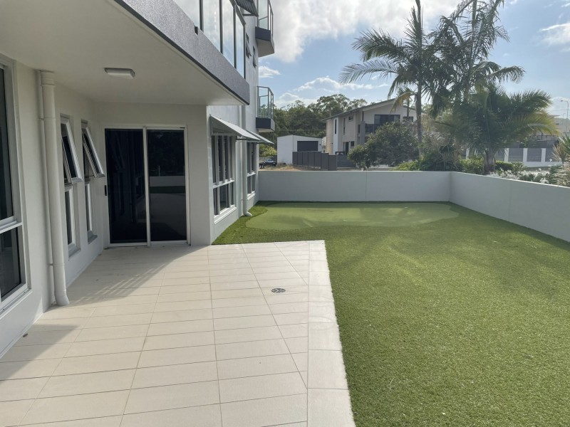 1/2 The Promenade, Boyne Island QLD 4680