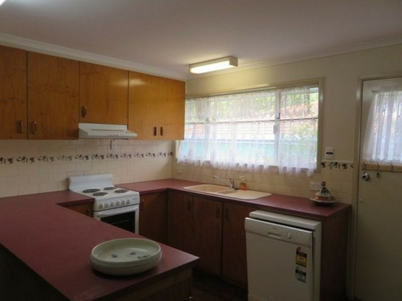 30 Alkina Crescent, Boyne Island QLD 4680