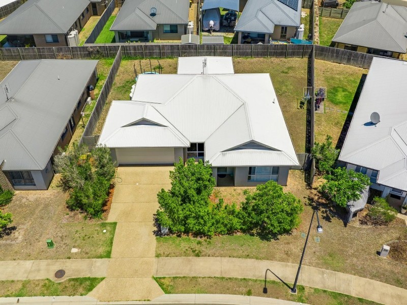 43 Clover Crescent, Boyne Island QLD 4680