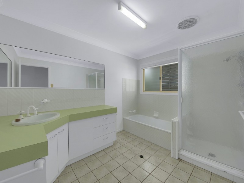 86 Booth Avenue, Tannum Sands QLD 4680