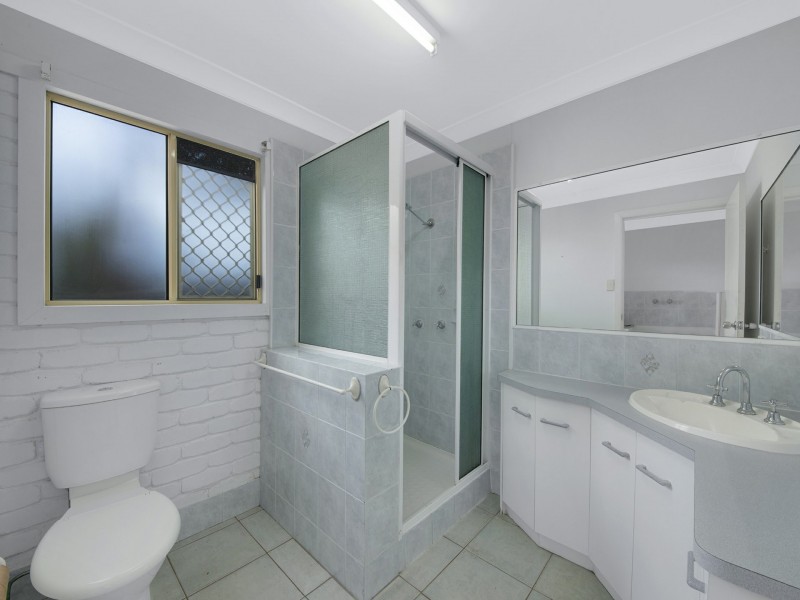 86 Booth Avenue, Tannum Sands QLD 4680