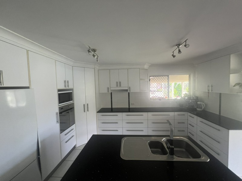 8 Coal Crescent, Tannum Sands QLD 4680