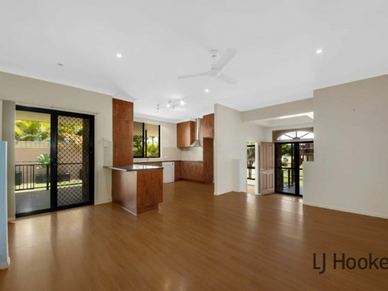 10 Lighthouse Drive, Boyne Island QLD 4680