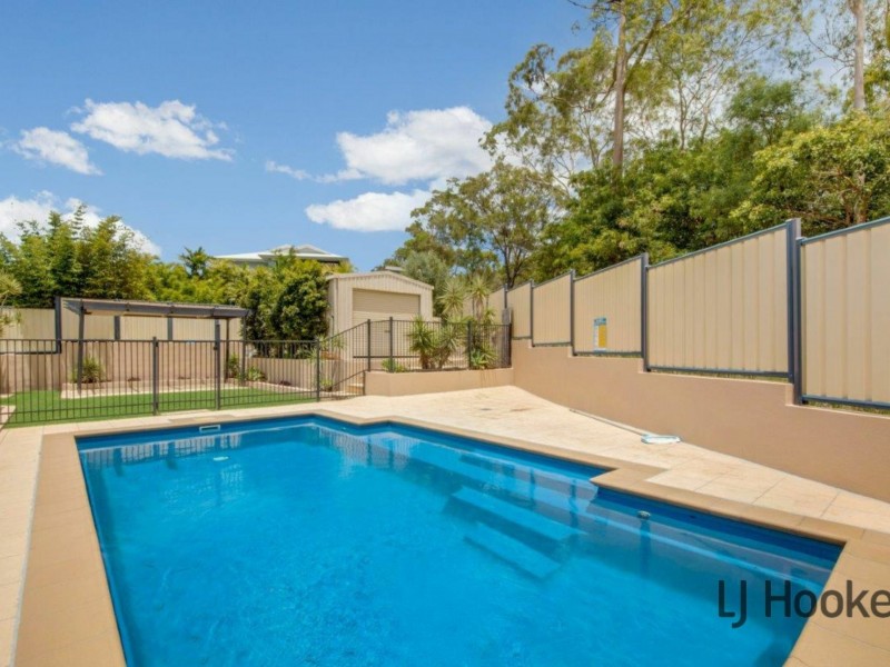 10 Lighthouse Drive, Boyne Island QLD 4680