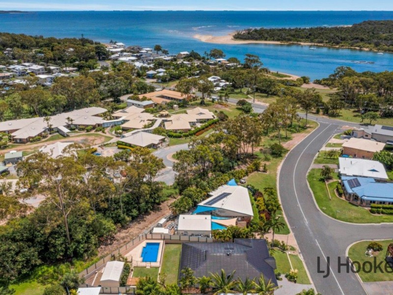 10 Lighthouse Drive, Boyne Island QLD 4680