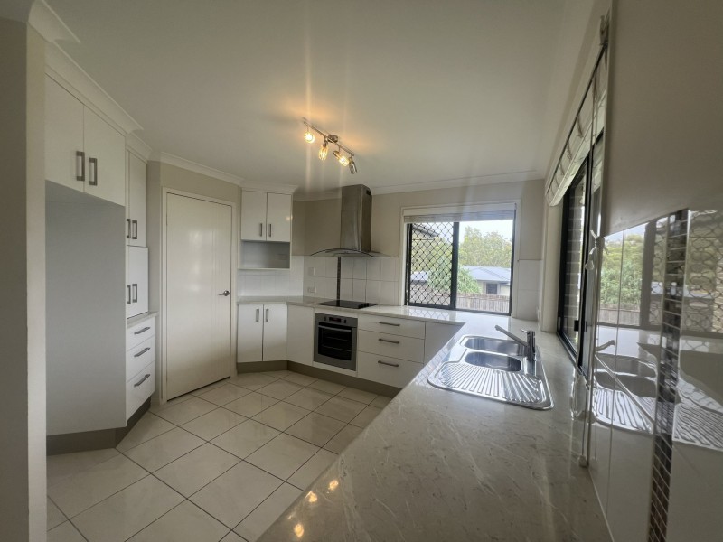 37 Pryde Street, Tannum Sands QLD 4680