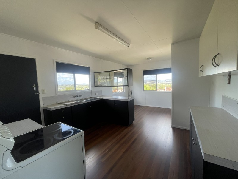 21 Far Street, West Gladstone QLD 4680