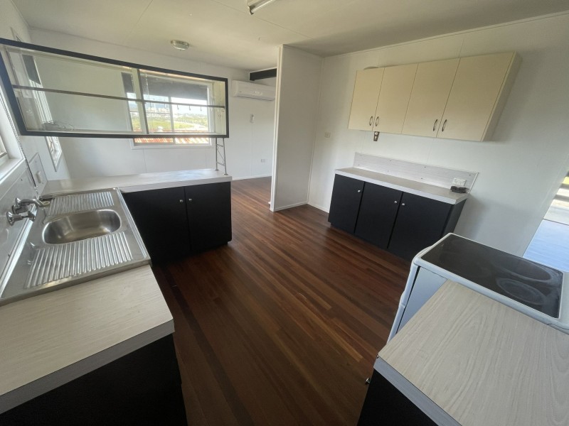 21 Far Street, West Gladstone QLD 4680