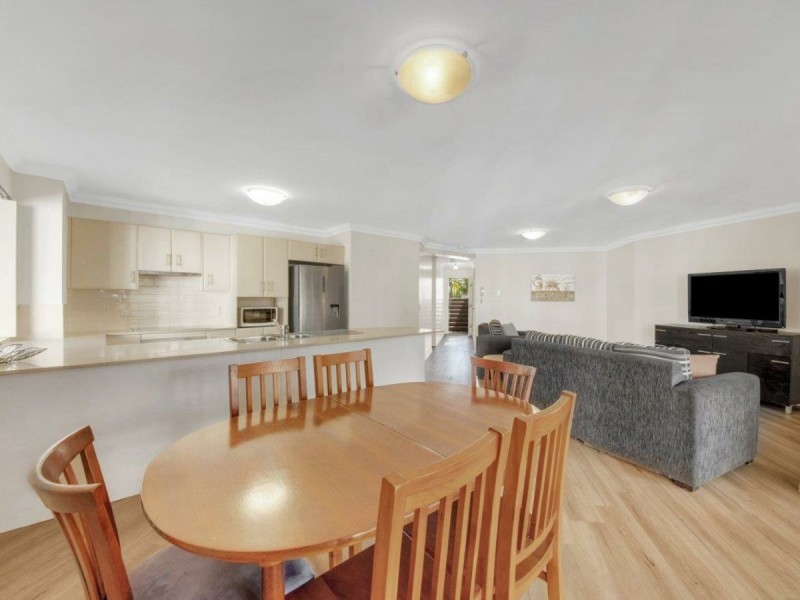 8/8a Wyndham Avenue, Boyne Island QLD 4680