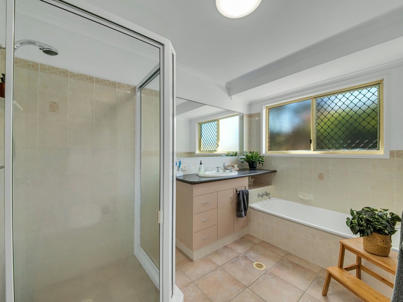 4 Selina Court, Tannum Sands QLD 4680