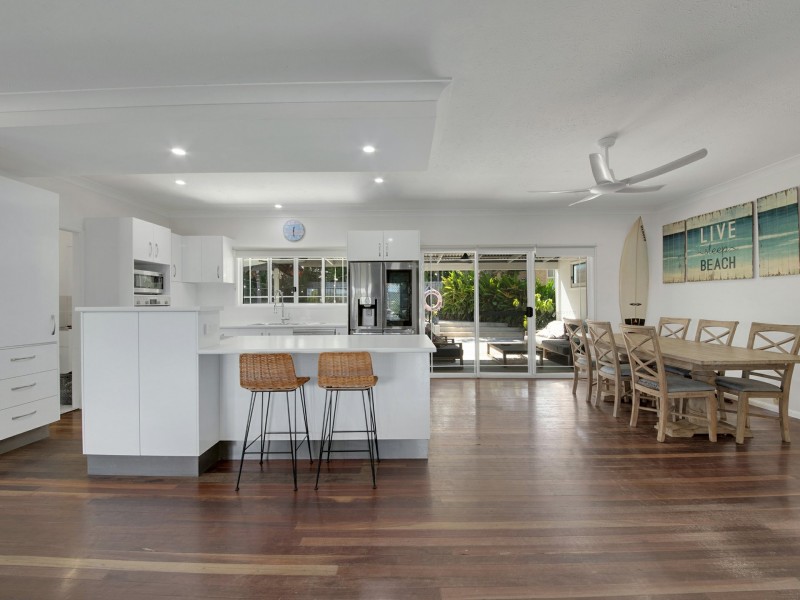12 Cambridge Close, Tannum Sands QLD 4680