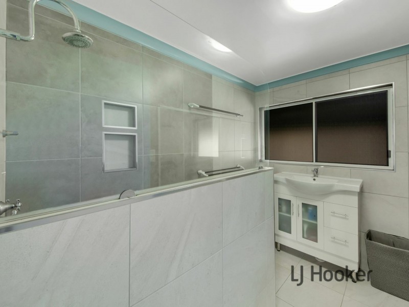 10 Aquarius Avenue, River Ranch QLD 4680
