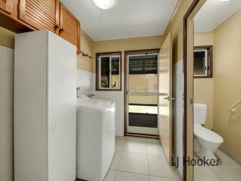 10 Aquarius Avenue, River Ranch QLD 4680