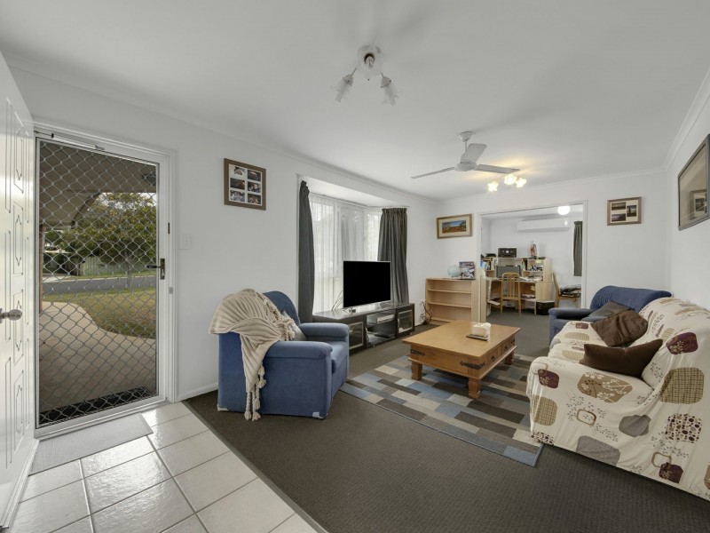 42 Curtis Avenue, Boyne Island QLD 4680