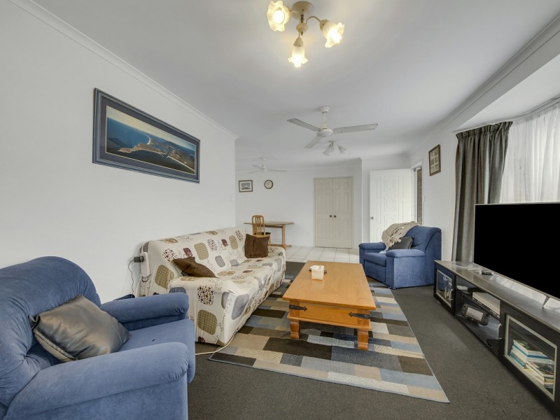 42 Curtis Avenue, Boyne Island QLD 4680