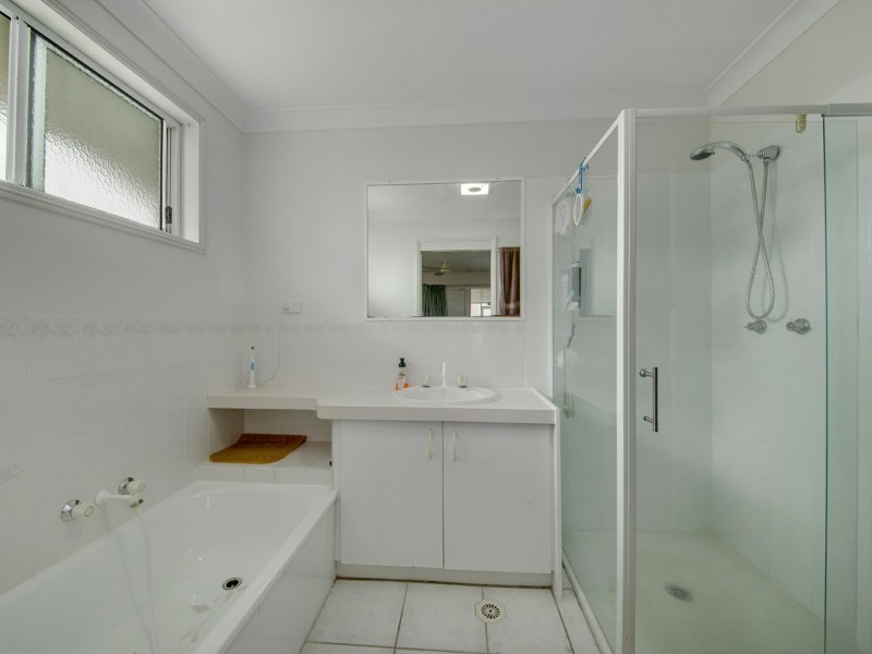 42 Curtis Avenue, Boyne Island QLD 4680