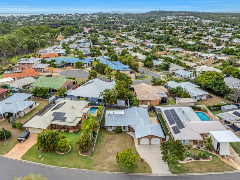 42 Curtis Avenue, Boyne Island QLD 4680