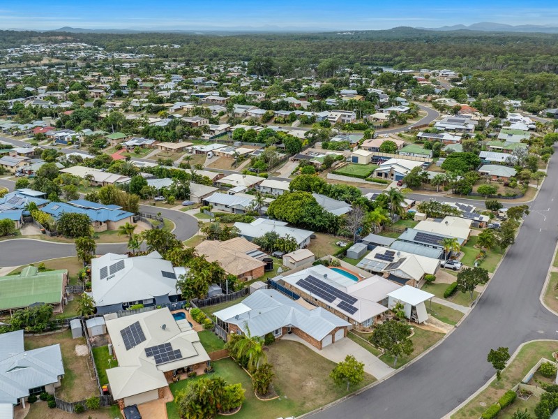42 Curtis Avenue, Boyne Island QLD 4680