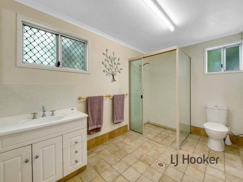 31 Amaroo Street, Boyne Island QLD 4680