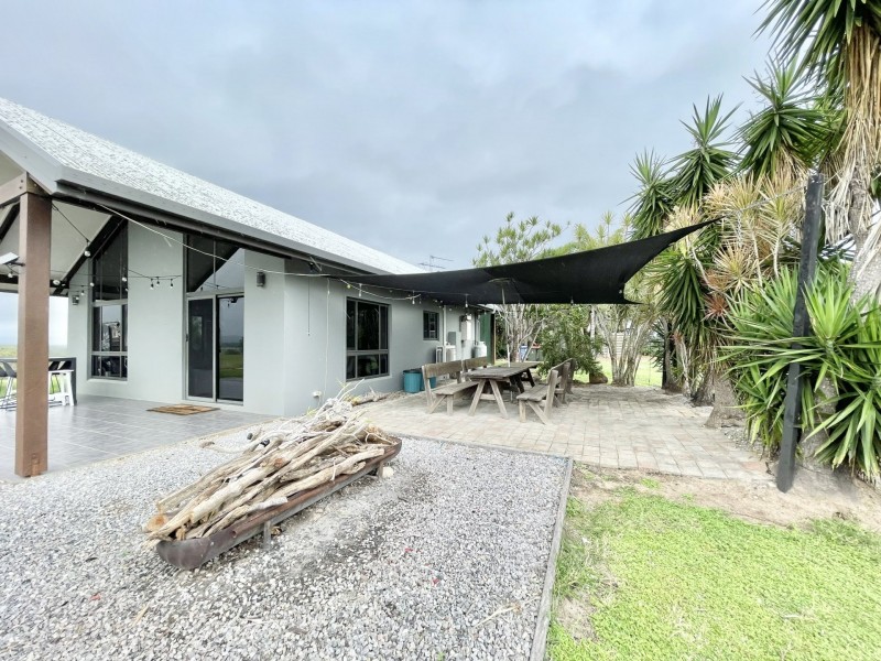 255 Red Hill Road, Bororen QLD 4678