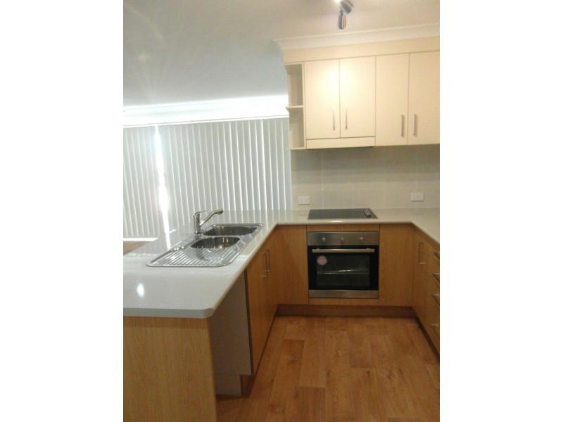 2/6A Jenny Lind Court, Boyne Island QLD 4680