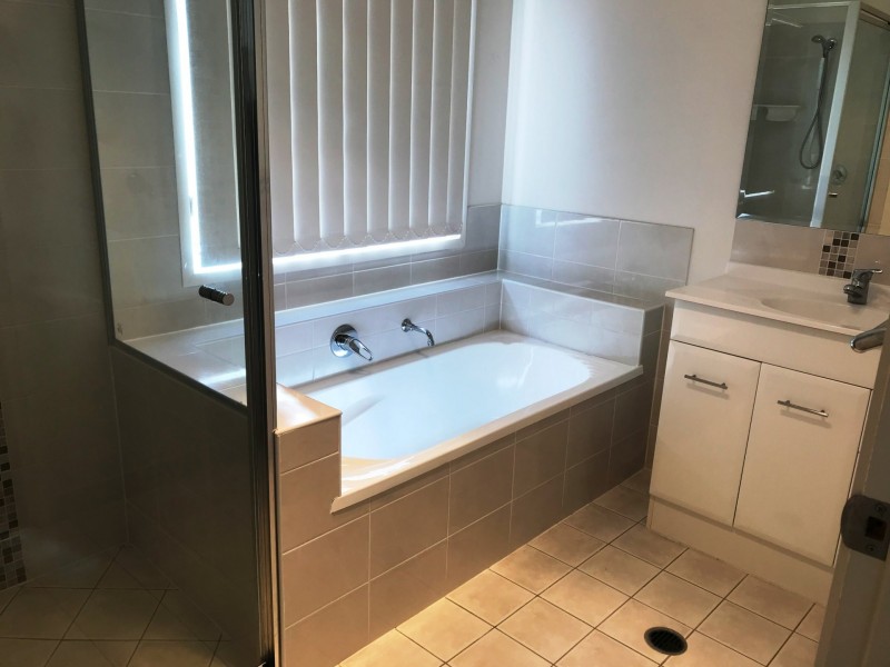 2/6A Jenny Lind Court, Boyne Island QLD 4680