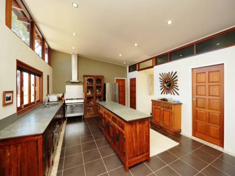 18 Sayre Crescent, Boyne Island QLD 4680