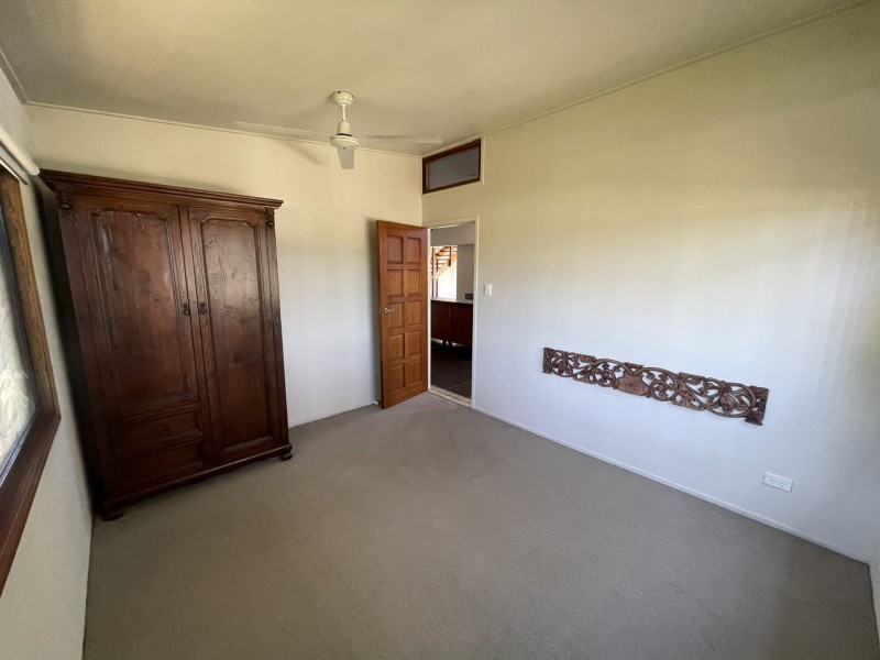 18 Sayre Crescent, Boyne Island QLD 4680