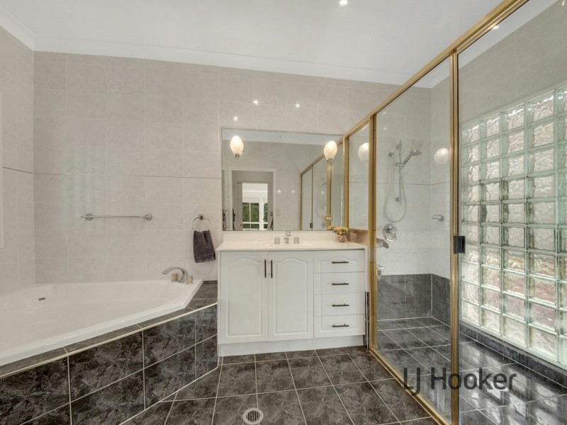 36 Helen Crescent, Wurdong Heights QLD 4680