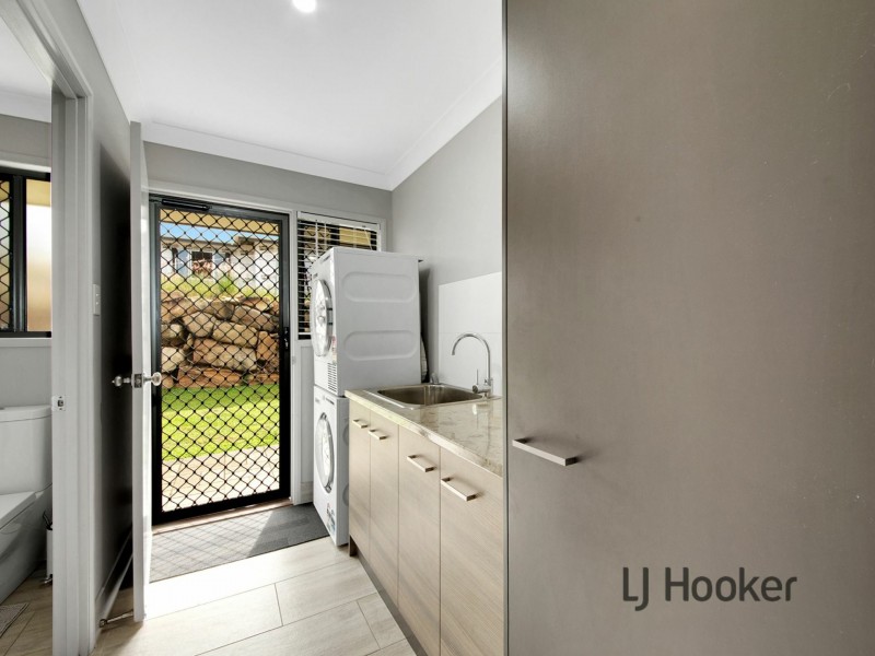 40 Koolivoo Parade, Boyne Island QLD 4680