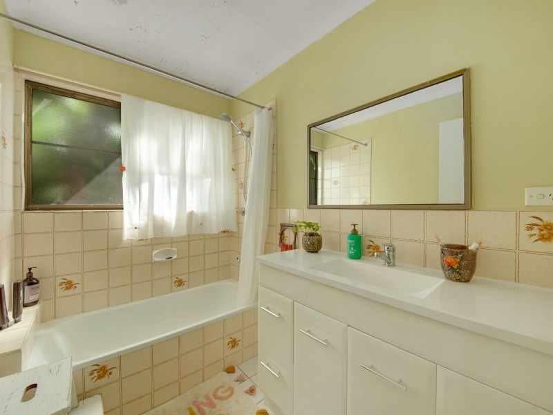 2/44 Sayre Crescent, Boyne Island QLD 4680