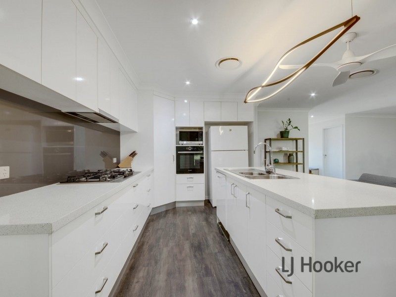 15 Lighthouse Drive, Boyne Island QLD 4680