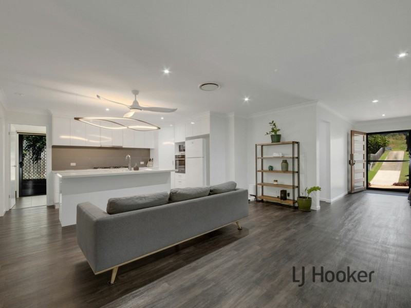 15 Lighthouse Drive, Boyne Island QLD 4680