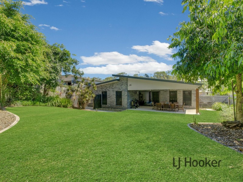 15 Lighthouse Drive, Boyne Island QLD 4680