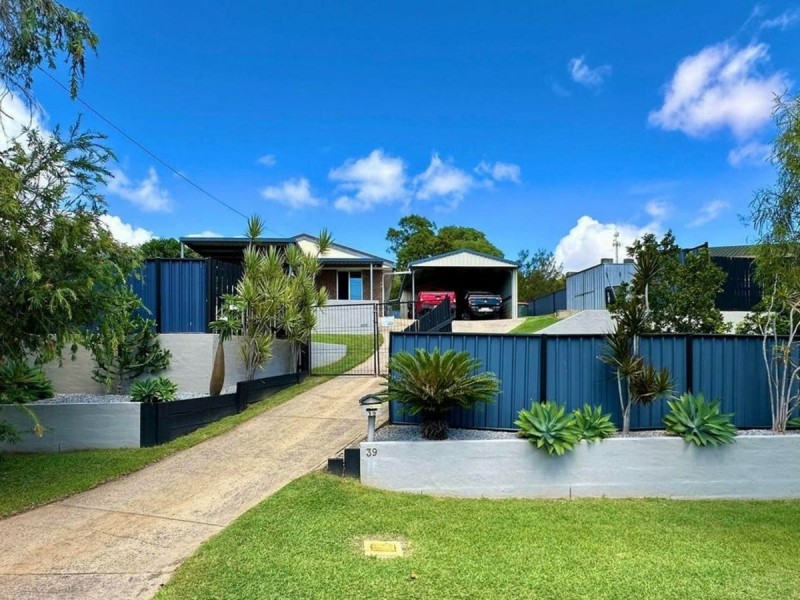 39 Centenary Drive, Boyne Island QLD 4680