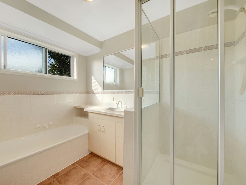 6 Sharyn Drive, New Auckland QLD 4680