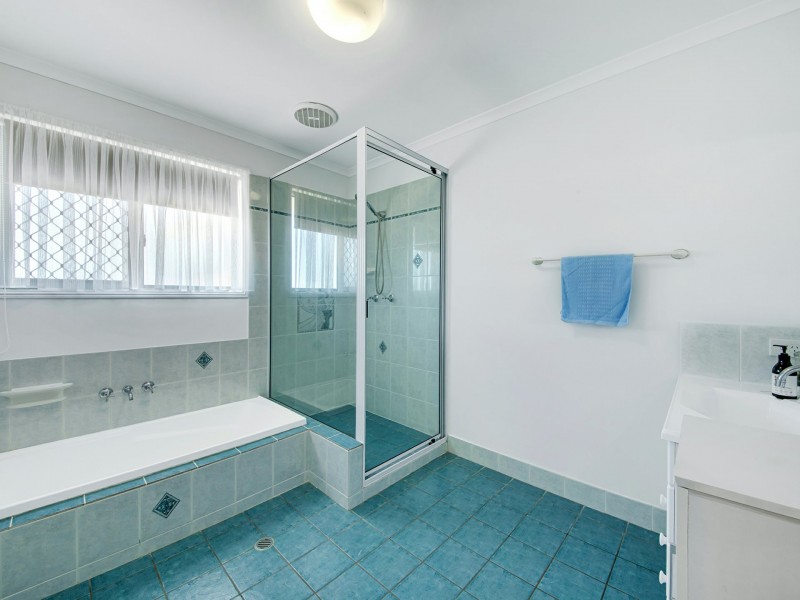 41 Booth Avenue, Tannum Sands QLD 4680