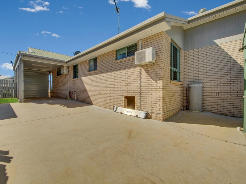 41 Booth Avenue, Tannum Sands QLD 4680