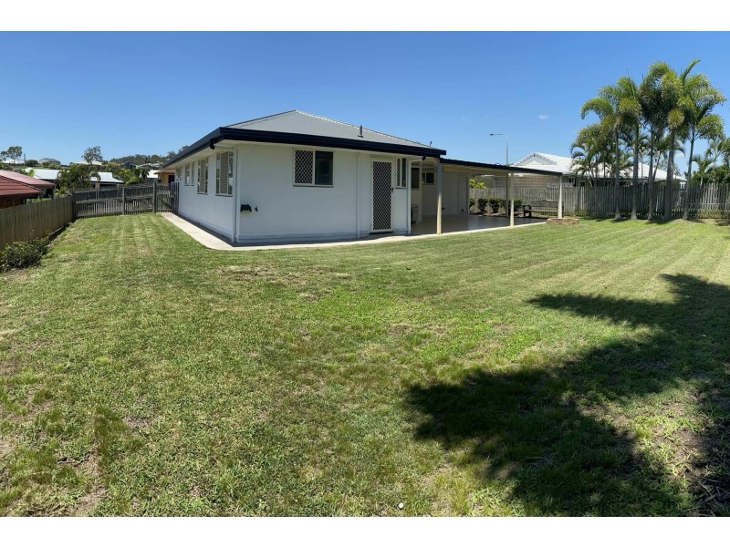 54 Emmadale Drive, New Auckland QLD 4680