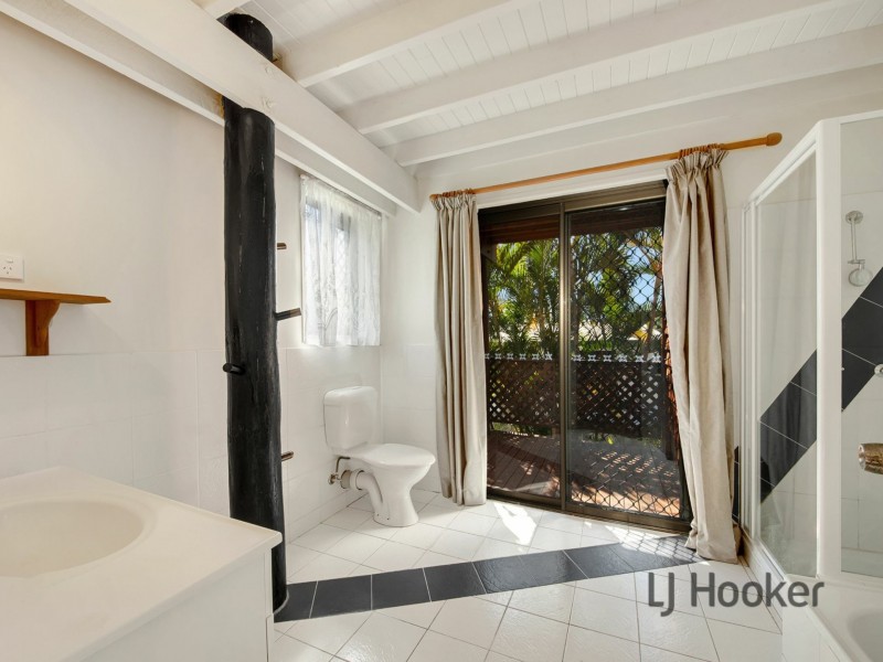 27 Sayre Crescent, Boyne Island QLD 4680
