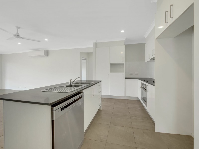 27 Clover Crescent, Boyne Island QLD 4680
