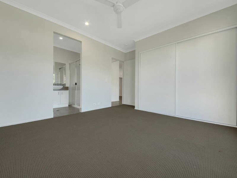 27 Clover Crescent, Boyne Island QLD 4680