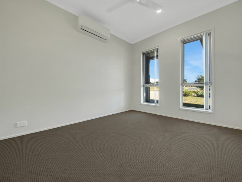 27 Clover Crescent, Boyne Island QLD 4680