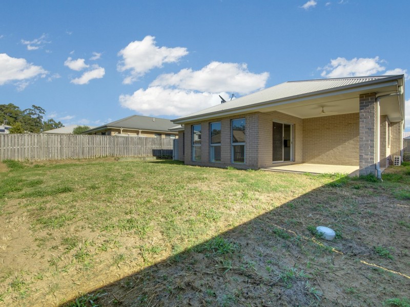 27 Clover Crescent, Boyne Island QLD 4680
