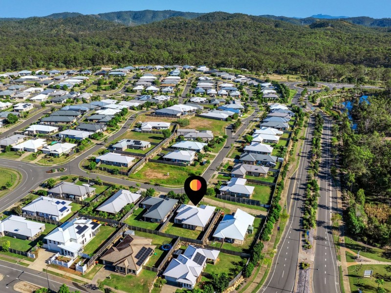 27 Clover Crescent, Boyne Island QLD 4680