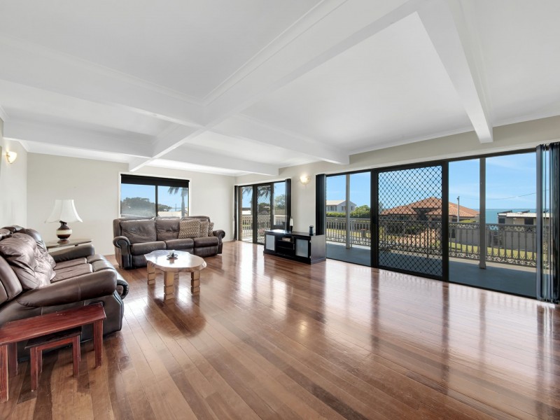 7 The Esplanade, Barney Point QLD 4680
