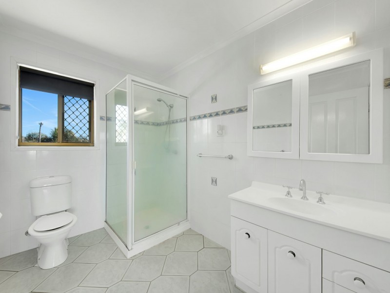 7 The Esplanade, Barney Point QLD 4680